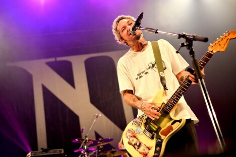 JESSE（Vo, G / The BONEZ）（撮影：半田安政）