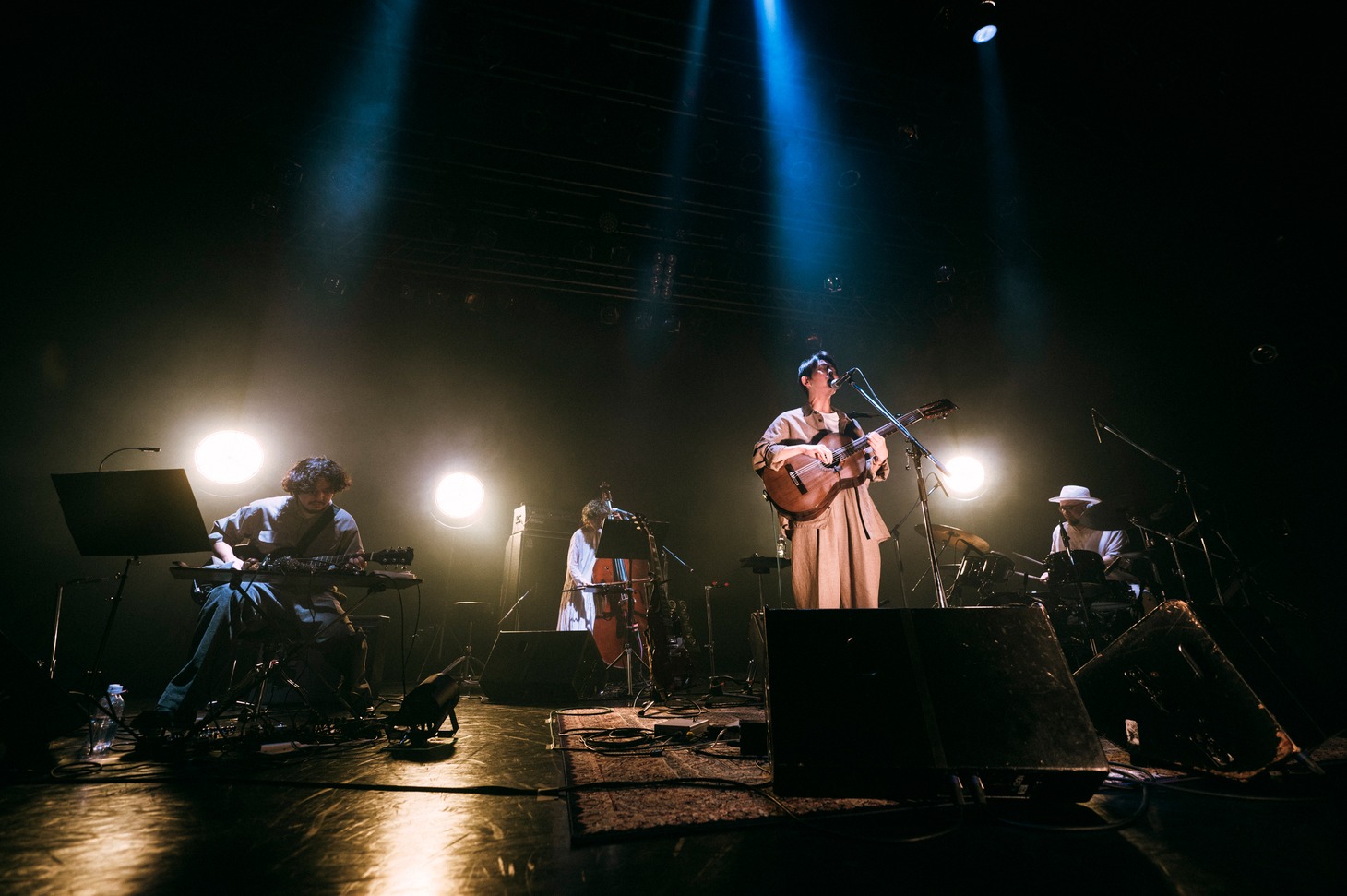 「折坂悠太 ツアー2024 あいず」最終公演の様子。（Photo by Yukitaka Amamiya）
