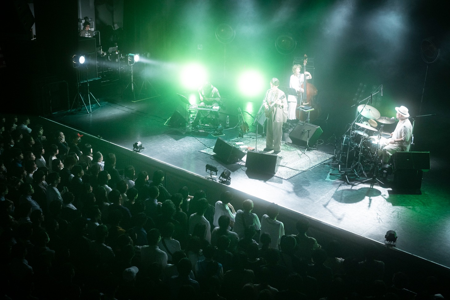 「折坂悠太 ツアー2024 あいず」最終公演の様子。（Photo by Yukitaka Amamiya）