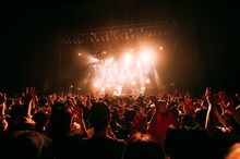 「折坂悠太 ツアー2024 あいず」最終公演の様子。（Photo by Yukitaka Amamiya）