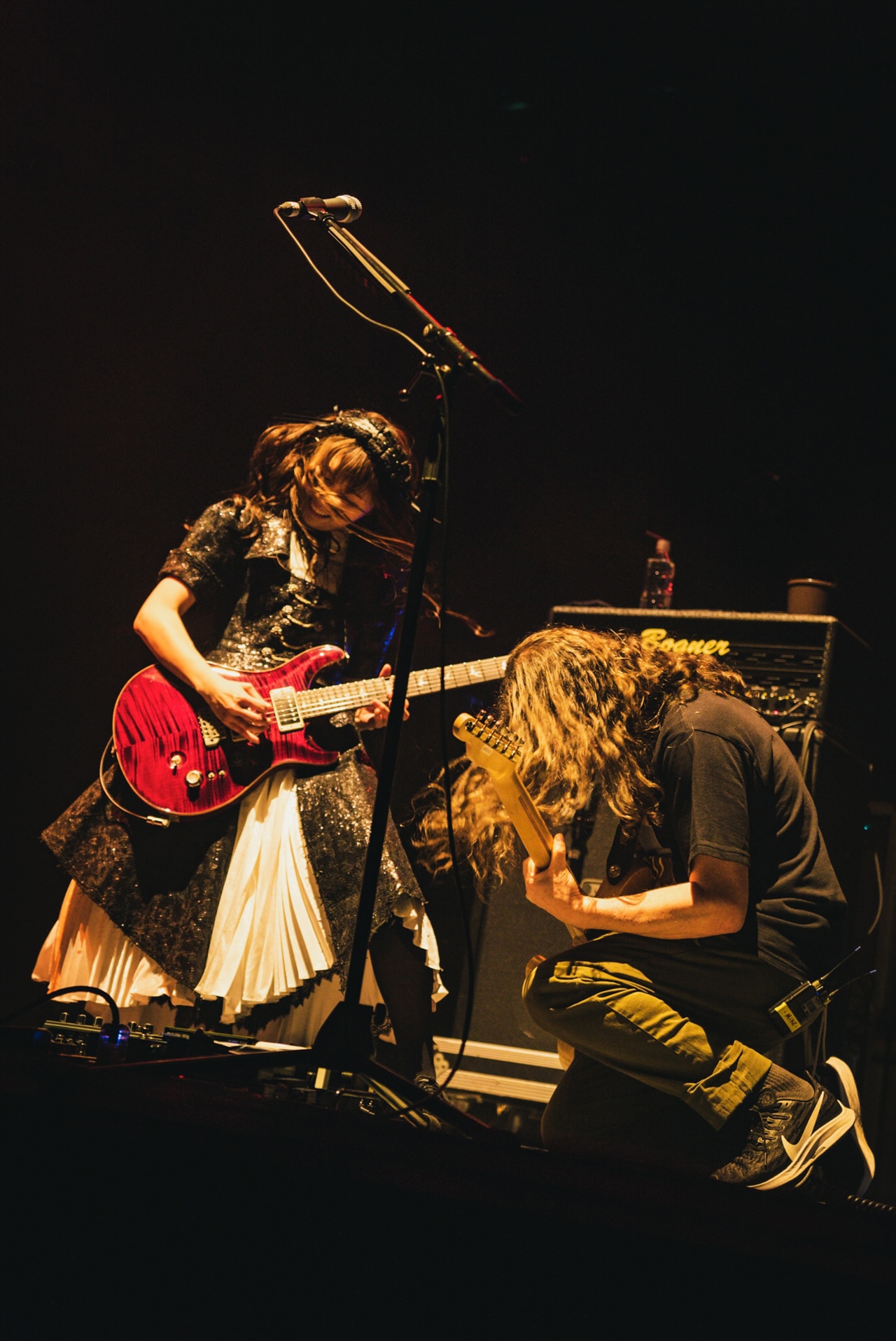 KANAMI（G）とマイク・アインジガー。