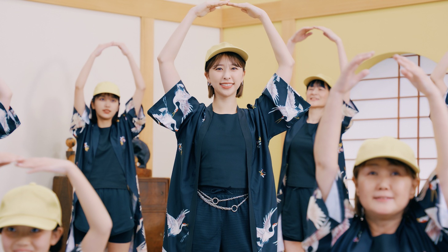 ももいろクローバーZ「MEKIMEKI」ミュージックビデオより。