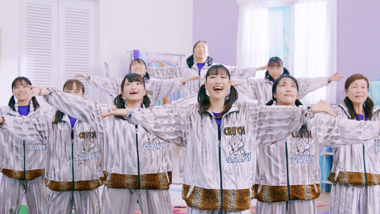 ももいろクローバーZ「MEKIMEKI」ミュージックビデオより。