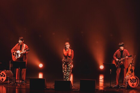 左から山内総一郎、Anonymouz、斎藤宏介。（Photo by Viola Kam［V'z Twinkle］）