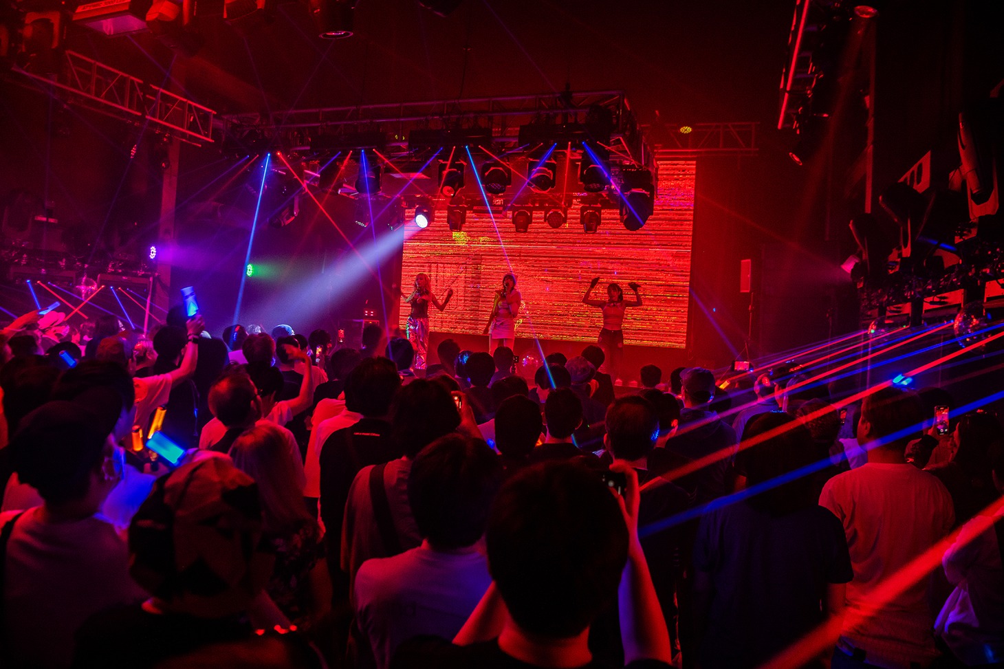 「SANDAL TELEPHONE 5th Anniversary Party "DO YOU LOVE ME?"」の様子。