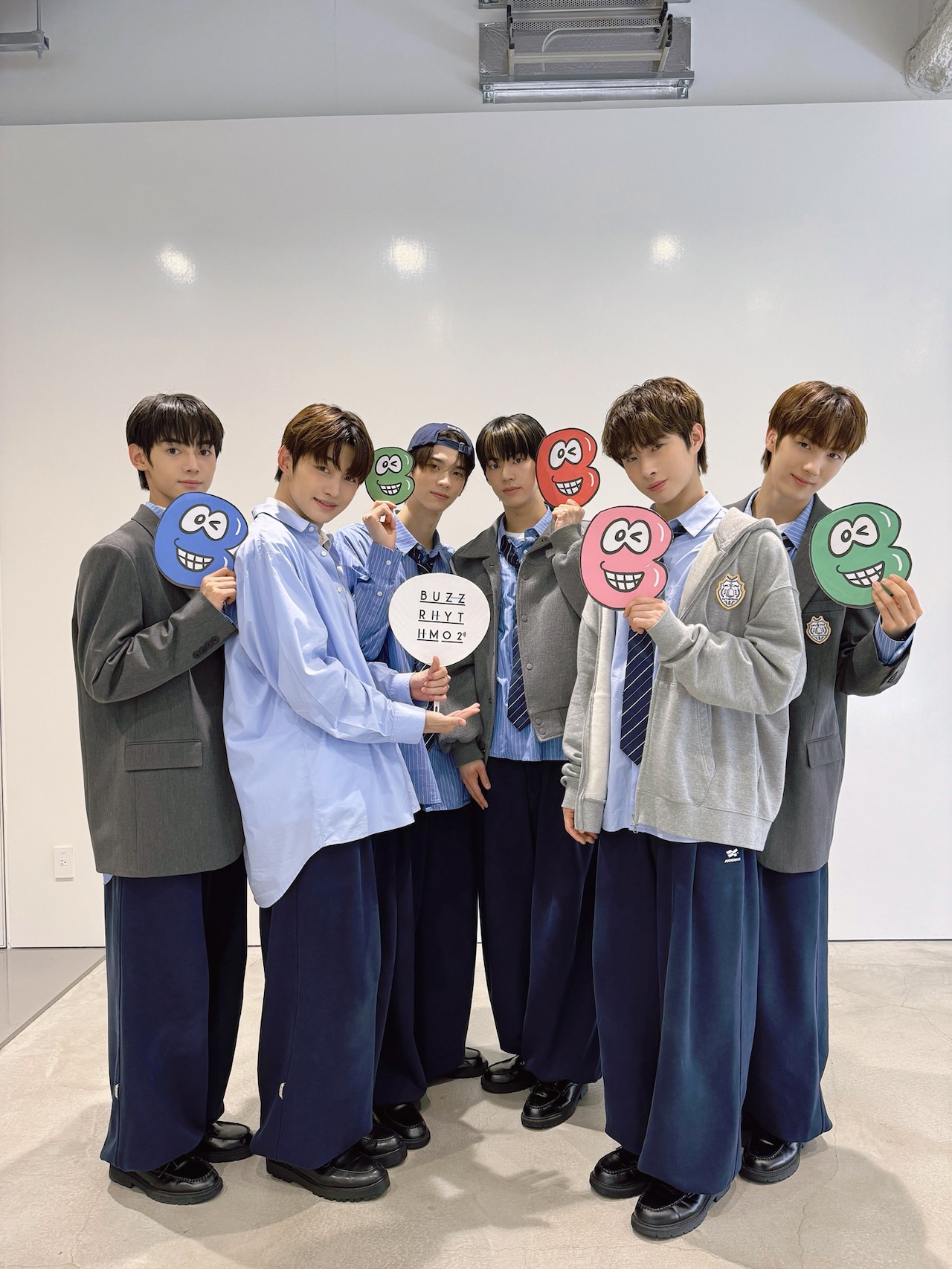 「バズリズム02」でSixTONESが一番かわいいポーズ！TWSの収録裏側に超特急、Da-iCE、RAZORも