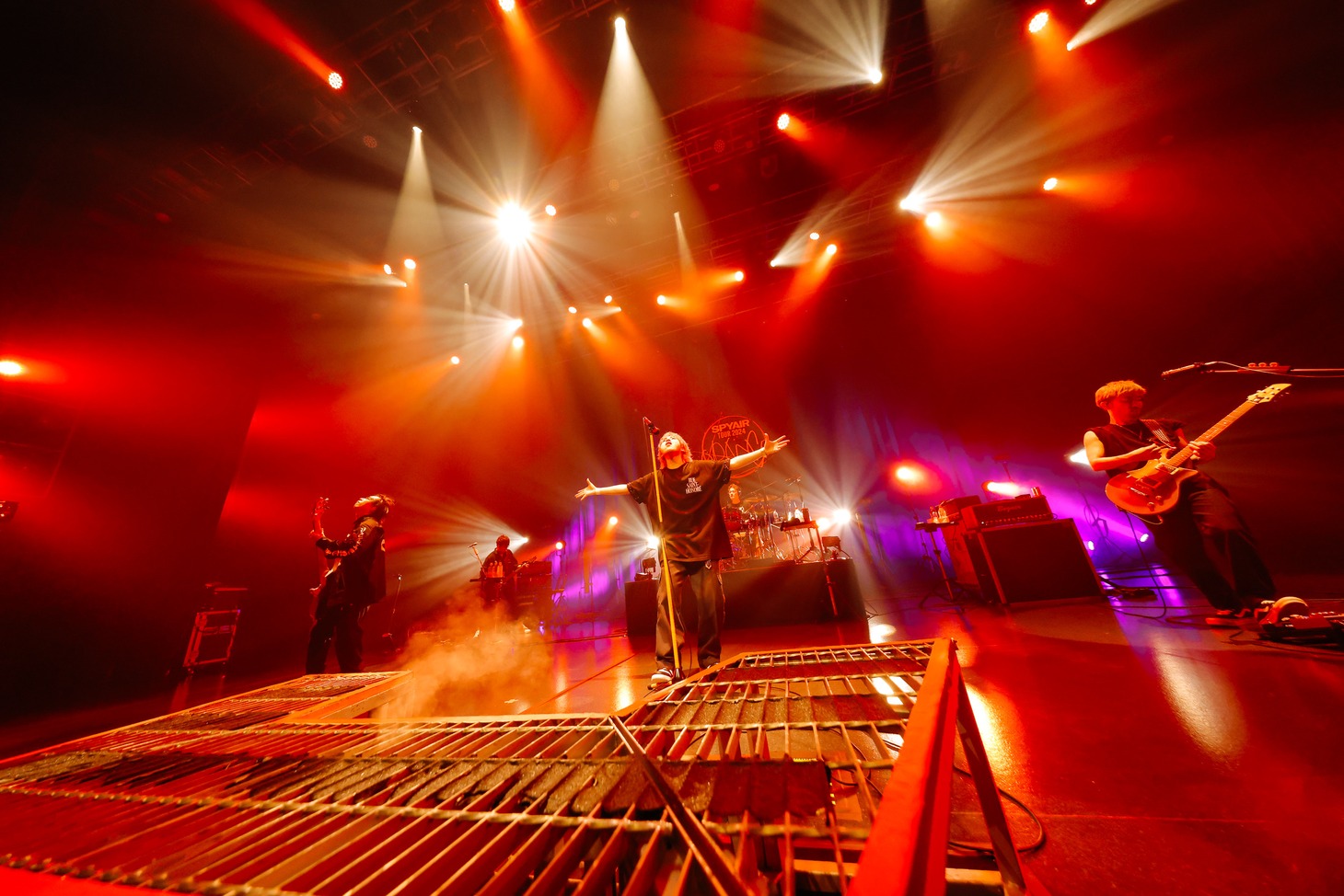 5月5日に東京・EX THEATER ROPPONGIで行われたSPYAIRのツアー「SPYAIR TOUR 2024 -ORANGE-」ファイナル公演の様子。（撮影：木村泰之）