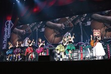 超ときめき♡宣伝部とコレサワ。（提供：エイベックス）