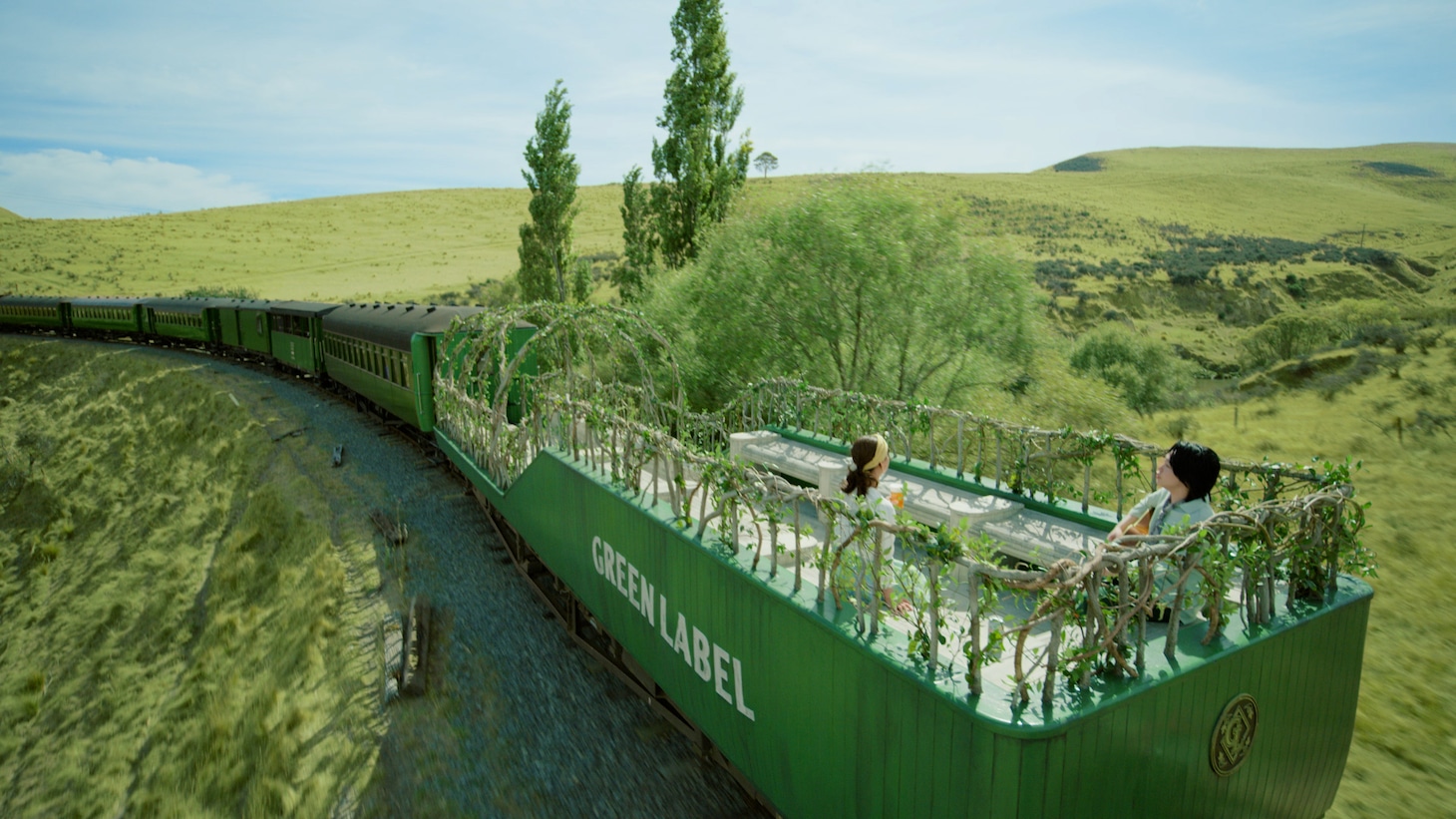 「淡麗グリーンラベル」のテレビCM「GREEN JUKEBOX 始編」より。