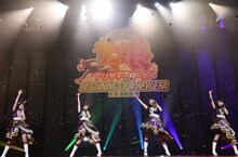 サプライズライブを披露した福嶋晴菜、藤本侑里、上坂すみれ、小倉唯（左から）。
