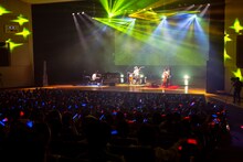 「H ZETTRIO LIVE 2024 こどもの日SP -スイートレスポンスフロムドッグス-」の様子。（Photo by Yuta Ito）