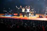 「H ZETTRIO LIVE 2024 こどもの日SP -スイートレスポンスフロムドッグス-」の様子。（Photo by Yuta Ito）