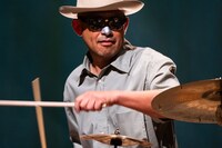 H ZETT KOU（Dr）（Photo by Yuta Ito）