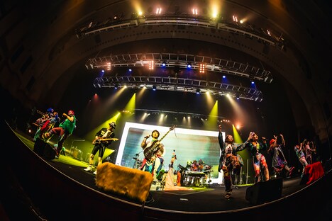 「.ENDRECHERI. LIVE TOUR 2024『RE』」パシフィコ横浜 国立大ホール公演の様子。（撮影：冨田味我）