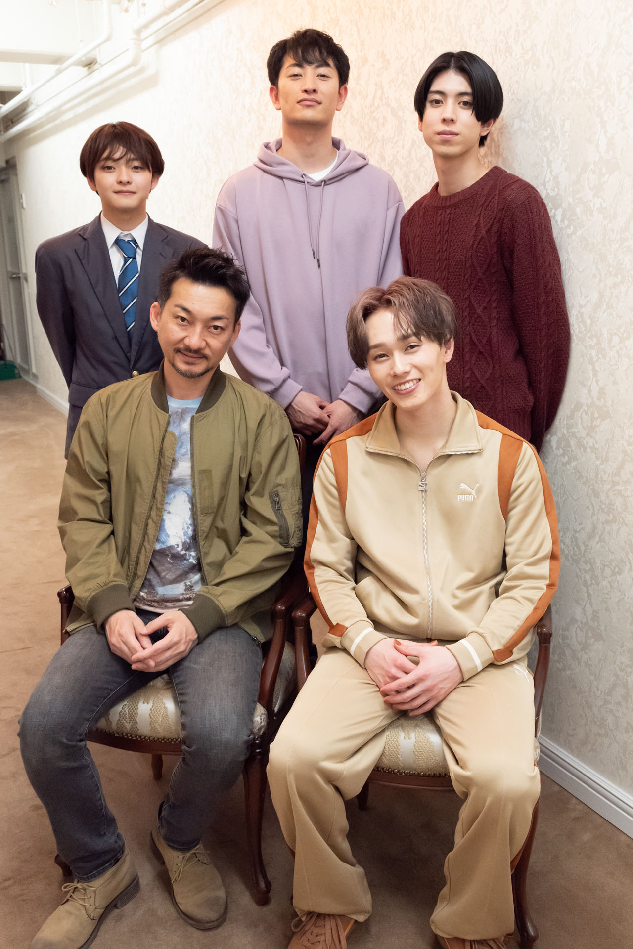 下段左から波岡一喜、森次政裕（超特急）、上段左から宮島優心（ORβIT）、伊万里有、京典和玖。