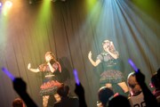 LAVi DOLLの1stライブの様子。