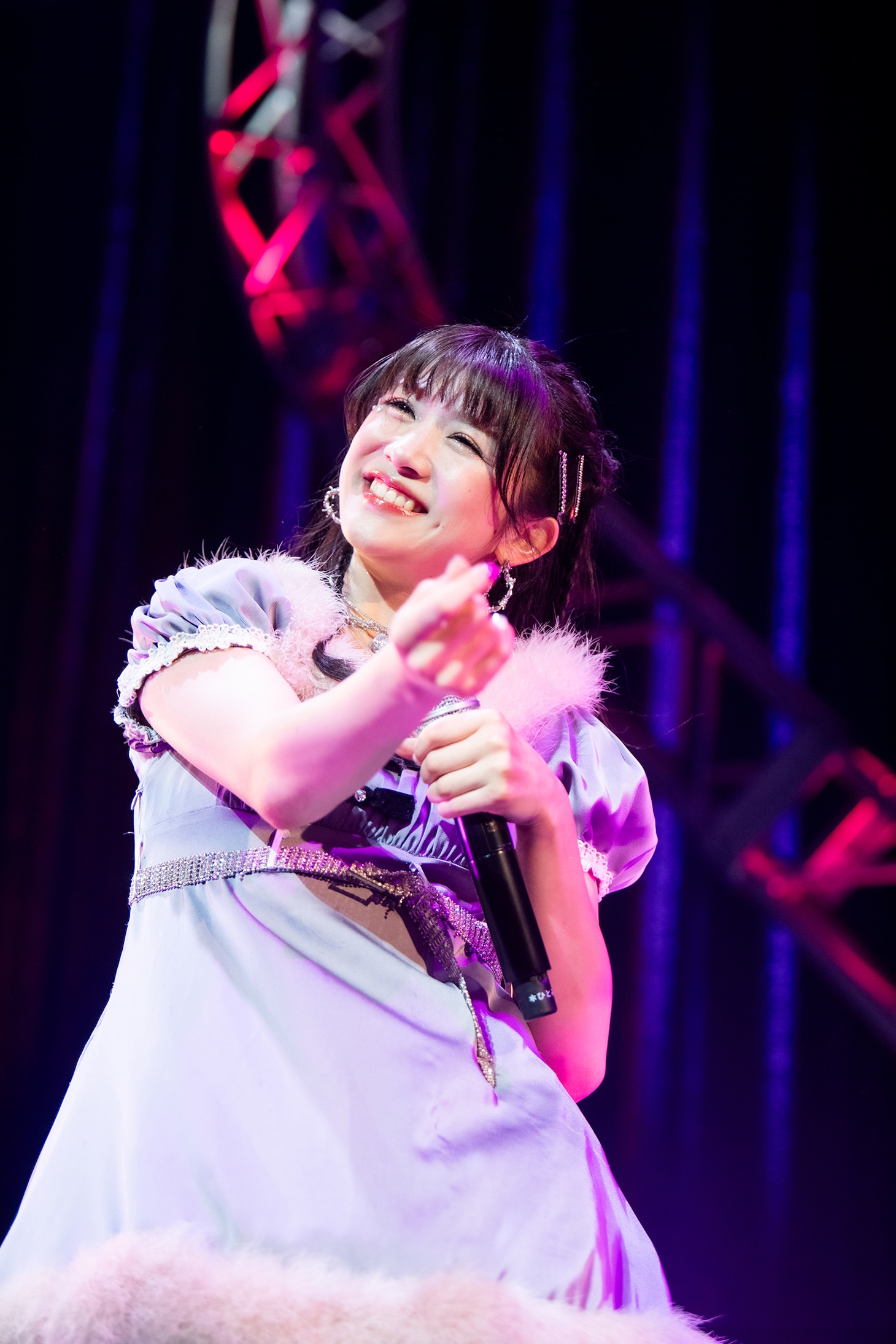 新井ひとみ