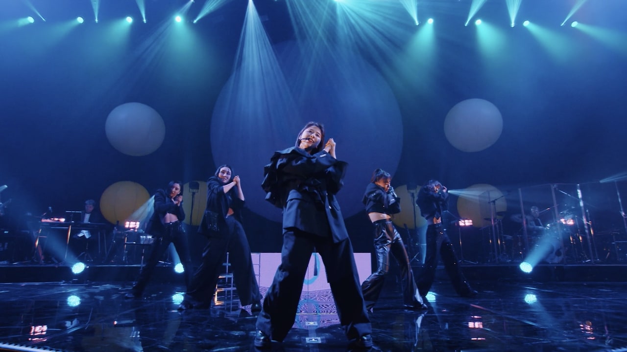 玉井詩織がクールに歌い踊る「Shape」ライブ映像公開