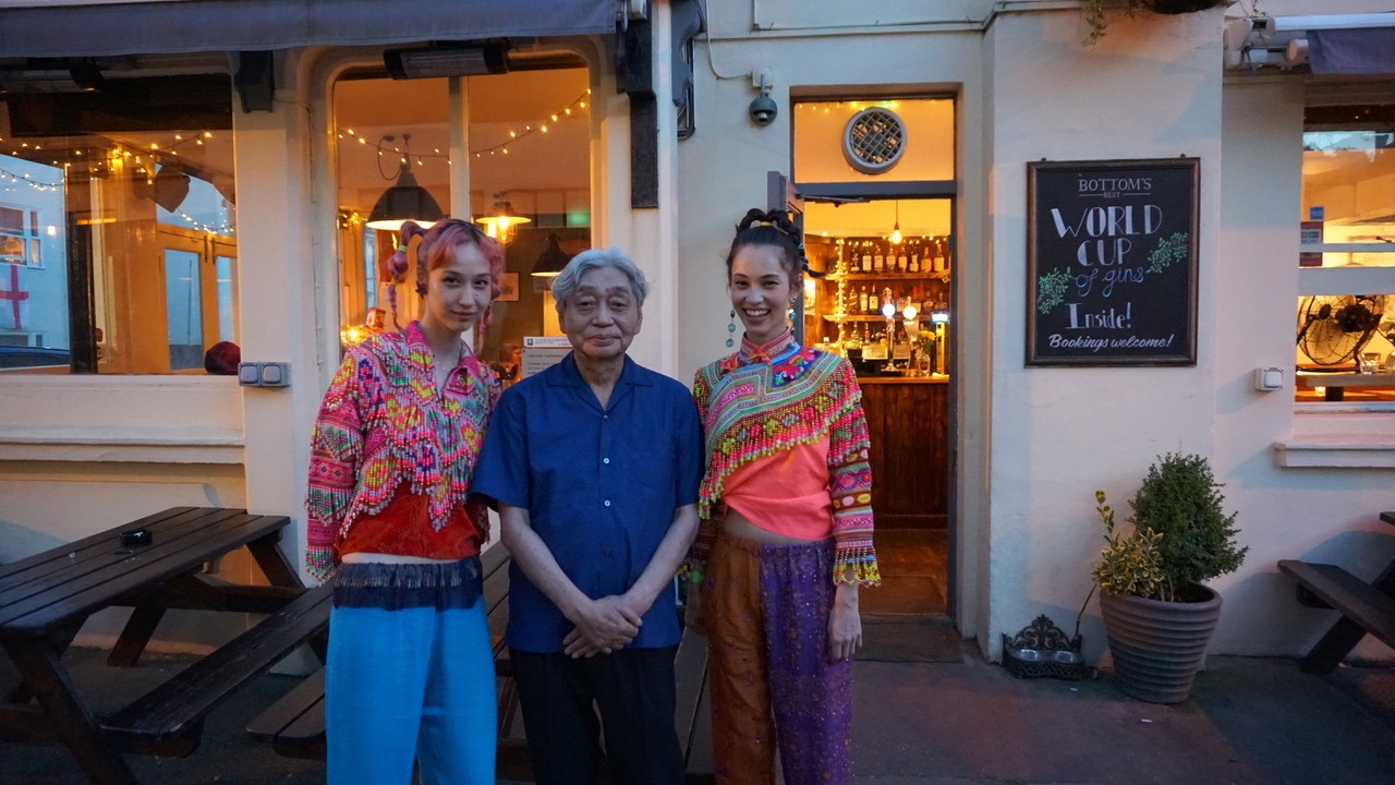 The Mizuhara Sisters（水原希子、水原佑果）と細野晴臣。