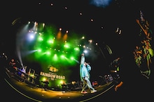 「Vicke Blanka presents RAINBOW ROAD -伝-」ビッケブランカのステージの様子。（撮影：渡邉一生）