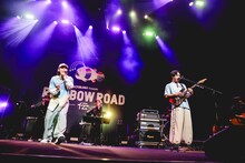 左からビッケブランカ、小林壱誓（G / 緑黄色社会）（撮影：渡邉一生）