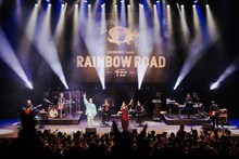 ビッケブランカと絢香のコラボレーションの様子。（撮影：松本いづみ）