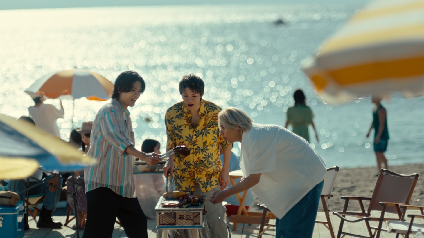 「ビアボール」新CM「なんでもありだ！カンパイだ！」編より。