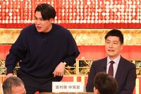 左から吉村崇（平成ノブシコブシ）、中見宏。(c)フジテレビ