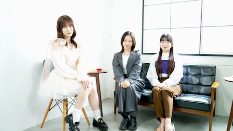 左から生田衣梨奈、小田さくら、石田亜佑美。 (c)アップフロントプロモーション