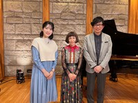 左から松本真季アナウンサー、大貫妙子、鈴井貴之。（写真提供：NHK）