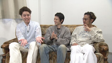 左からタイヘイ、菅田将暉、越智俊介（CRCK/LCKS）。（写真提供：NHK）
