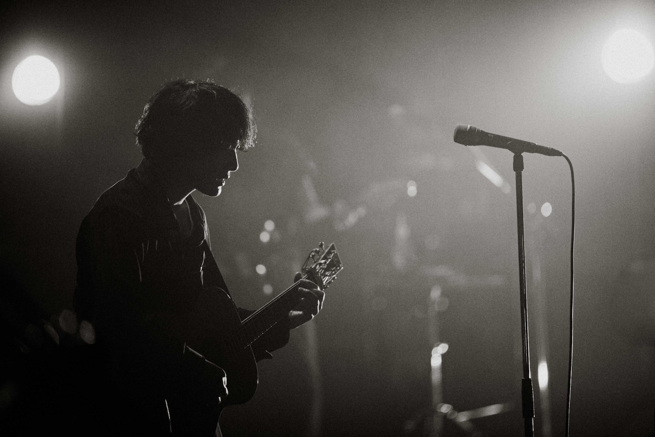 石崎ひゅーい、初のホールワンマン大成功！宇宙百景の旅はまだまだ続く