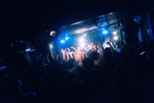 pinfuのライブの様子。（撮影：るなこさかい）