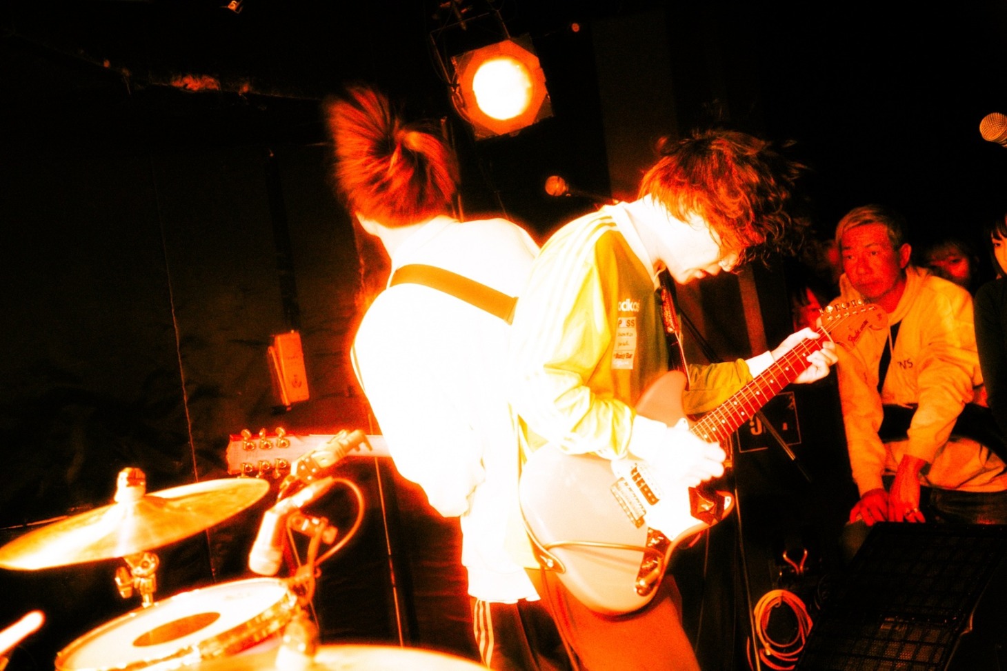 pinfuのライブの様子。（撮影：るなこさかい）