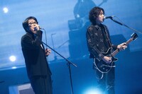 岡村和義のスタジオライブの様子。（写真提供：NHK）