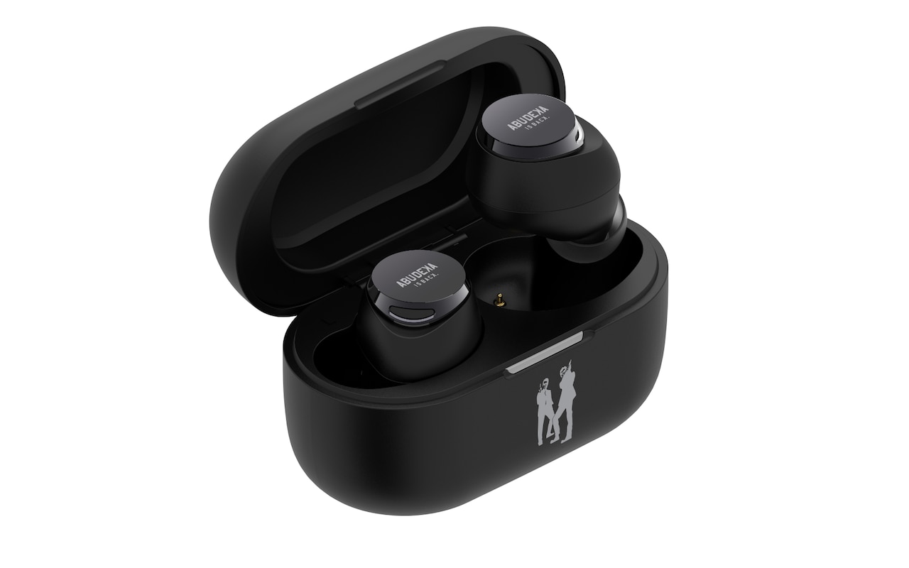 舘ひろし＆柴田恭兵監修の「帰ってきた あぶない刑事」コラボ