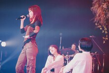 アイナ・ジ・エンドのライブの様子。（撮影：西槇太一）