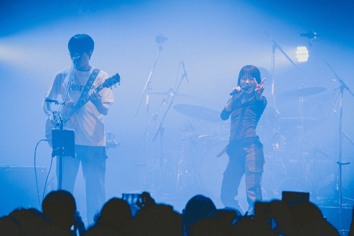 山内総一郎（Vo, G / フジファブリック）、アイナ・ジ・エンド。（撮影：西槇太一）