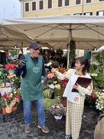 井上咲楽（右）(c)フジテレビ