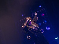 谷絹茉優（Vo / Chevon）（撮影：渡邉隼）