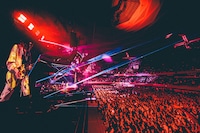 「キタニタツヤ 10th Anniversary Live “彼は天井から見ている”」の様子。（撮影：西槇太一）