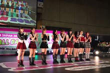 「DANCE ALL DAY」NiziUのステージの様子。 (c) CJ ENM Co., Ltd, All Rights Reserved