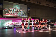 「DANCE ALL DAY」NiziUのステージの様子。 (c) CJ ENM Co., Ltd, All Rights Reserved