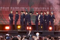 「M COUNTDOWN STAGE」DAY2のオープニングにて東方神起「Mirotic」をカバーしたJO1。 (c) CJ ENM Co., Ltd, All Rights Reserved