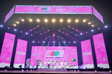 「KCON STAGE」&TEAMのステージの様子。 (c) CJ ENM Co., Ltd, All Rights Reserved