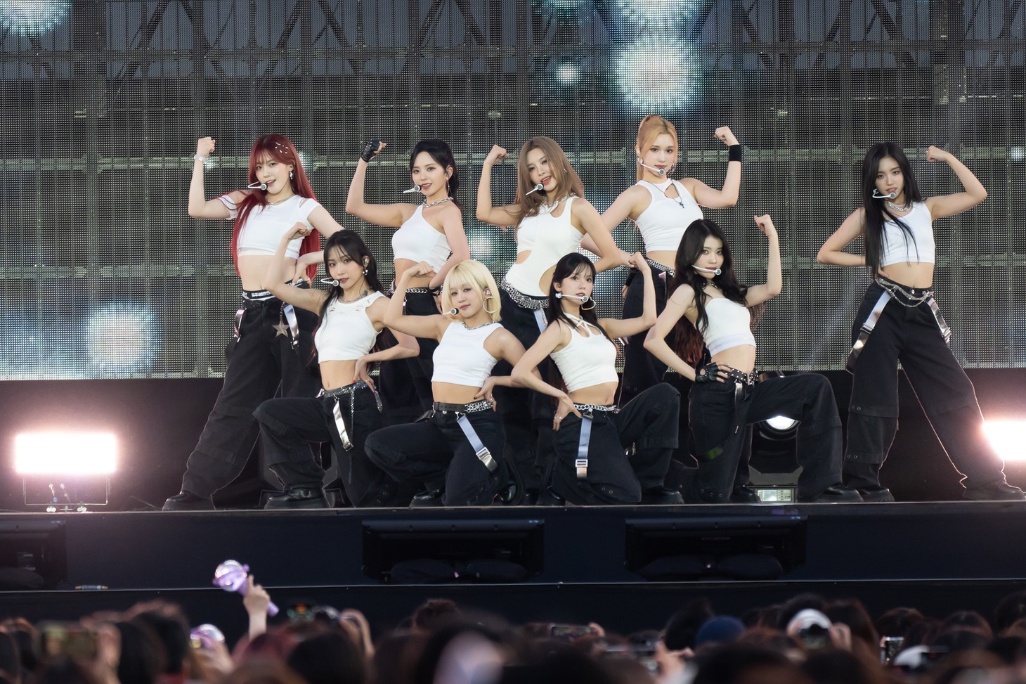 「M COUNTDOWN STAGE」DAY2のオープニングにてKARA「ミスター」をカバーしたKep1er。 (c) CJ ENM Co., Ltd, All Rights Reserved