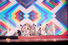 「KCON STAGE」xikersのステージの様子。 (c) CJ ENM Co., Ltd, All Rights Reserved