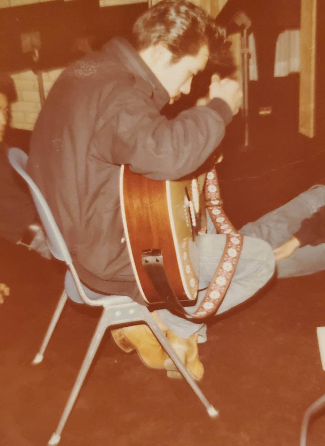 デビューまもない頃のレコーディングにて。