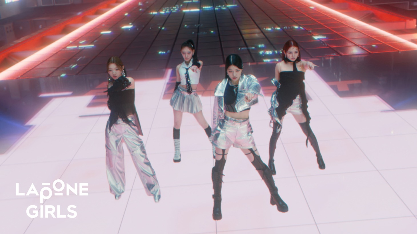 IS:SUE「CONNECT」ミュージックビデオより。 (c)LAPONE GIRLS