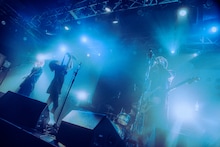 cinema staffのライブの様子。（撮影：稲垣ルリコ）